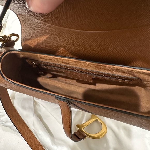Dior Saddle Bag with Strap (Cognac-Colored Grained Calfskin) - Picture 3 of 7